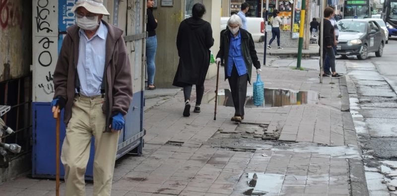 “País que se guarda, país que anda bien estadísticamente en casos de COVID-19. Eso no lo estamos entendiendo aquí, y me pregunto, dónde está la responsabilidad de los salteños para evitar ser transmisores”