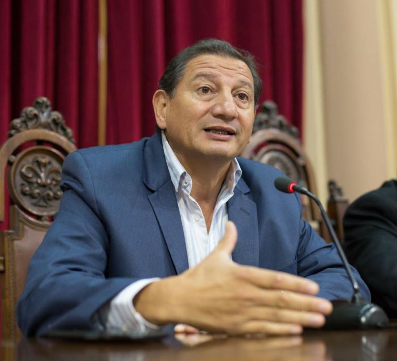 Calabró quiere un "gran frente amplio" de La Caldera sin "camisetas partidarias"