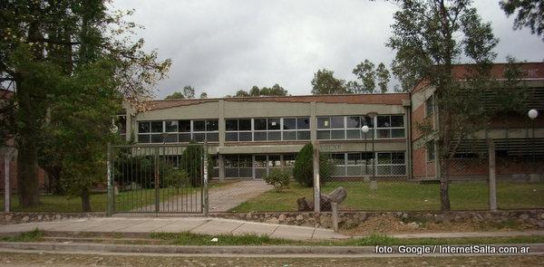 Estudiantes del IEM ya sufrieron 25 días de paro
