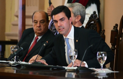 “Vivimos en un mundo donde los corruptos hablan de corrupción, donde los ladrones hablan de honestidad, los deforestadores hablan de ecología…”