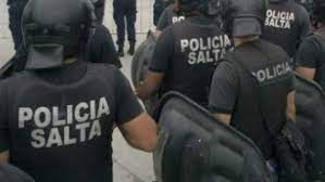 “Qué junás”: Se acercó a un móvil policial y le dispararon por la espalda