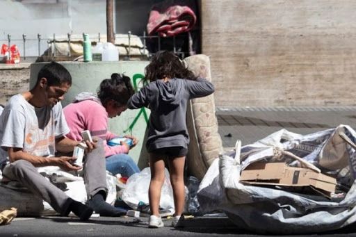 La pobreza infantil en 2001 fue del 74%; en la pospandemia sería del 60%