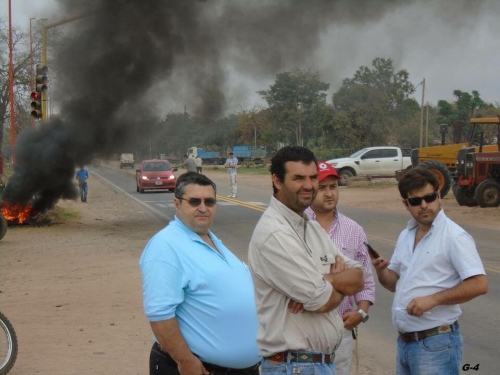 Embarcación: corte simbólico de ruta encabezado por el agro