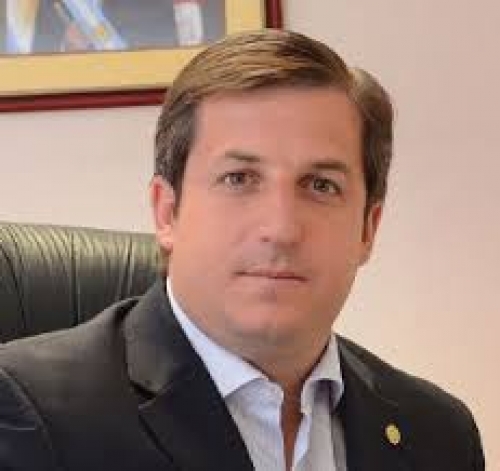 Sylvester renuncia para ser precandidato a diputado