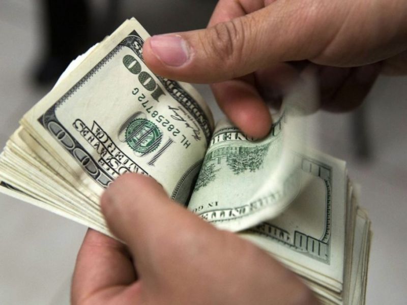 El dólar llega a 43 pesos