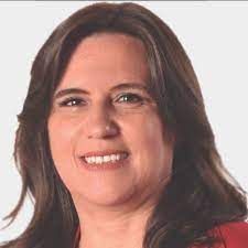 Para Elia Fernández, “esta es una campaña desigual en donde hay más cartelería que discusión de proyectos”