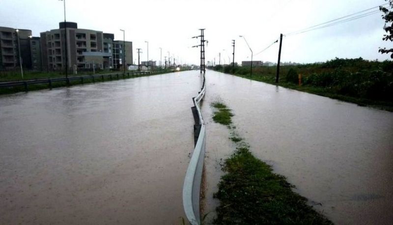 Fuerte tormenta azotó a la Capital Salteña y varias localidades del interior
