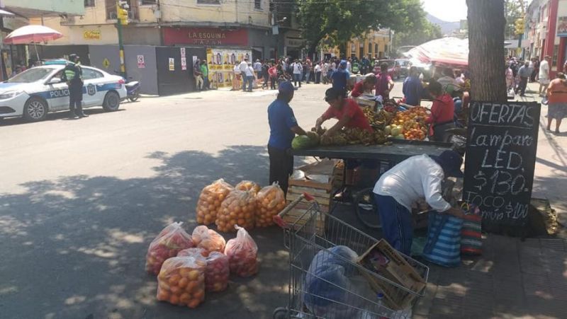 Fruteros piden poder vender en el micro y macrocentro