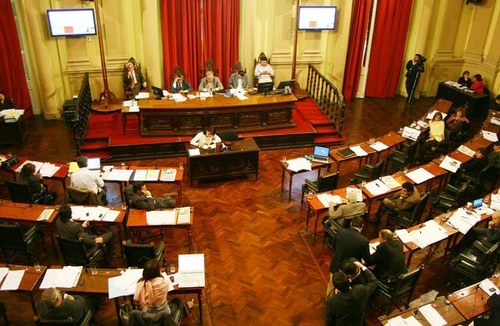 Diputados aprobaron el Presupuesto 2015 y el endeudamiento de la provincia por 650 millones