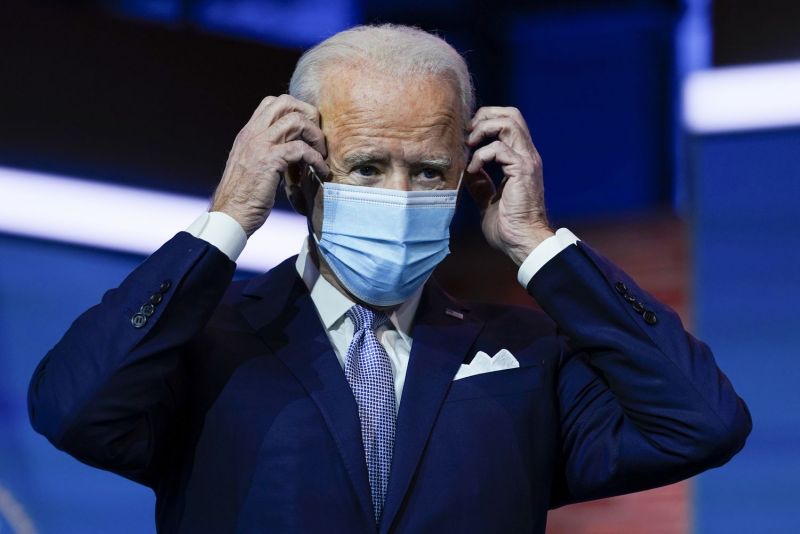 Enfrentado a múltiples crisis, Biden asume la presidencia