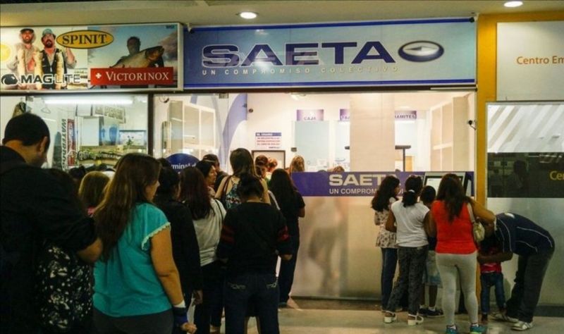 Estudiantes denuncian el cobro del trámite de renovación de tarjetas de SAETA