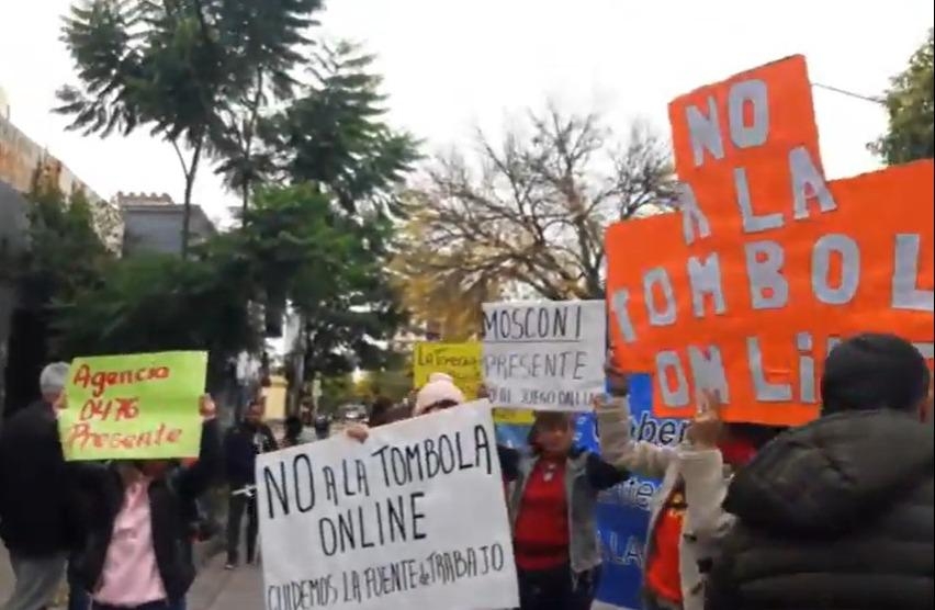 Agencieros contra "la virtualidad de la Tómbola
