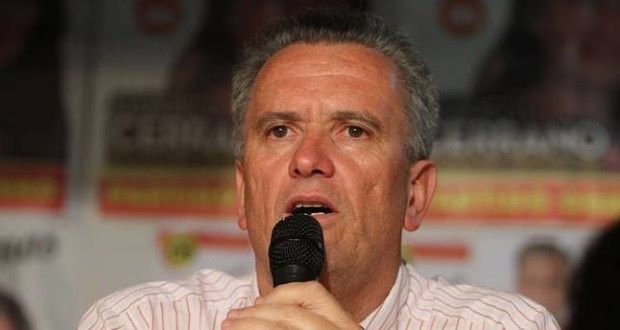 “Nadie da dos mangos por esta política, ni siquiera los que la votaron”