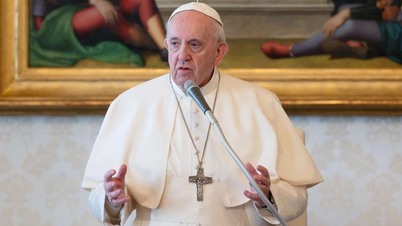 Vaticano: El Papa se presentó en la embajada rusa a expresar su "preocupación por la guerra"