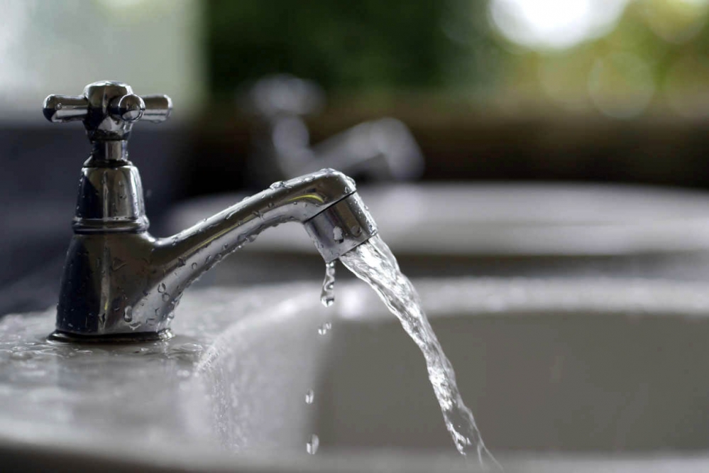 Vecinos de barrio Grand Bourg insisten en que el agua no es potable