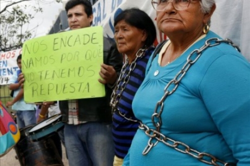 Mujeres se encadenaron en Ciudad Judicial