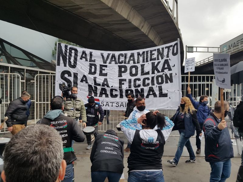 Trabajadores de Polka Producciones reclaman el pago de sueldos adeudados