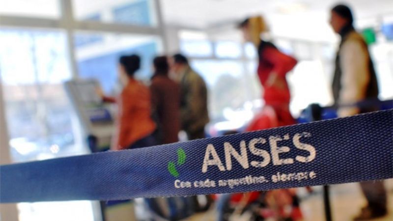 El Gobierno toma $12 mil millones y 57 millones de dólares de la ANSES para financiarse