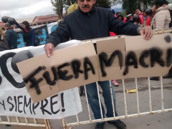 Repudio a Macri en su visita a Salta