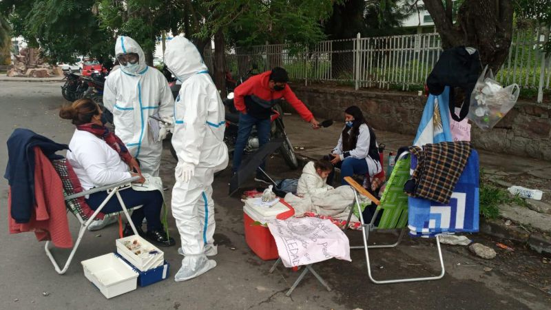 Protestas por el retiro de policías mientras Pulleiro justificó la decisión