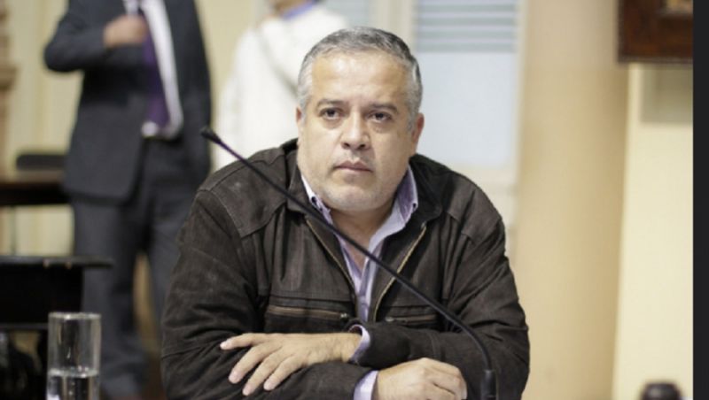 Para Humberto Vázquez, el "Chato" Correa "desafina"
