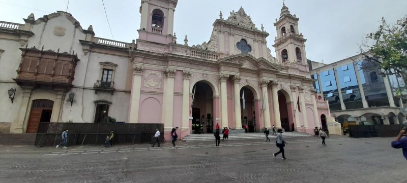#8M: Vallan la Catedral y el Cabildo
