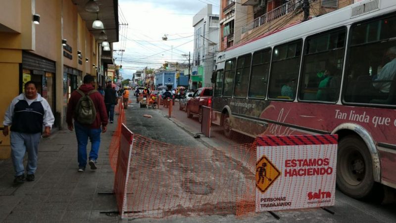 Comerciantes piden exenciones impositivas ante las obras que interrumpen su actividad