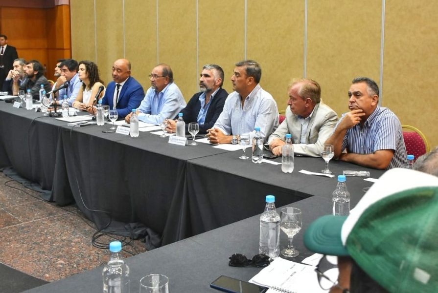 El Gobierno abrió las paritarias 2024