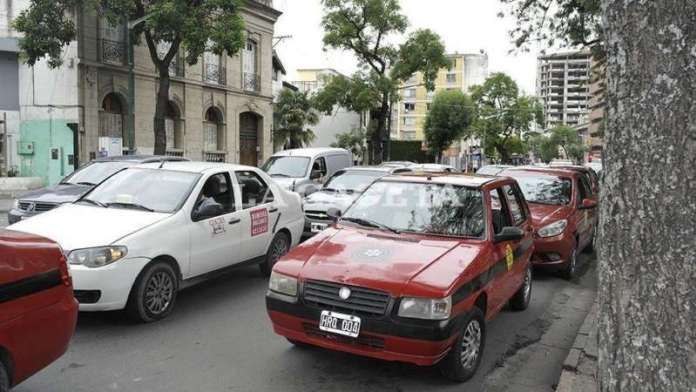 Taxistas y remiseros de Salta tienen una caída de la recaudación del 70%