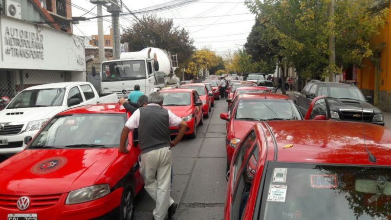 Licencias de taxis: Más de 30 personas estafadas