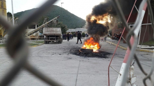 Trabajadores de la Planta Hormigonera reclaman por malos tratos