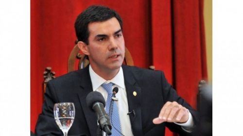 Urtubey se diferenció de Sáenz y criticó su candidatura