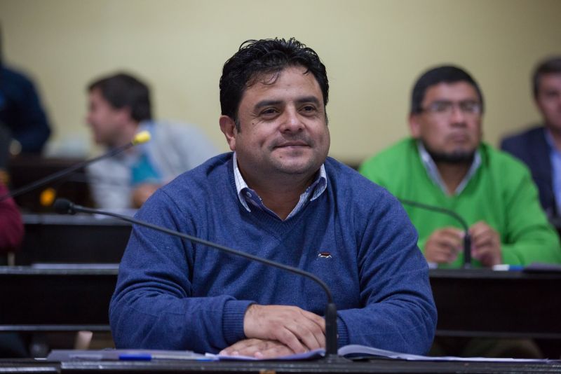 Deja su banca para trabajar en el municipio de J.V. González