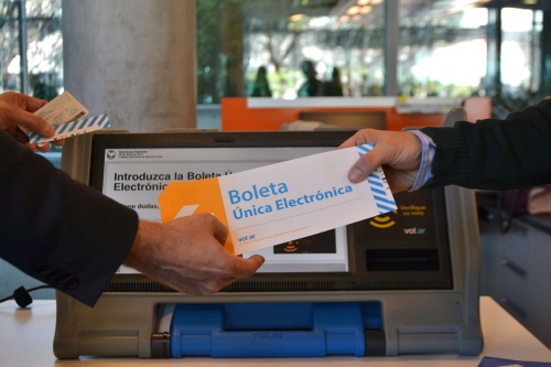 Rodolfo Urtubey insiste con el voto electrónico en Nación
