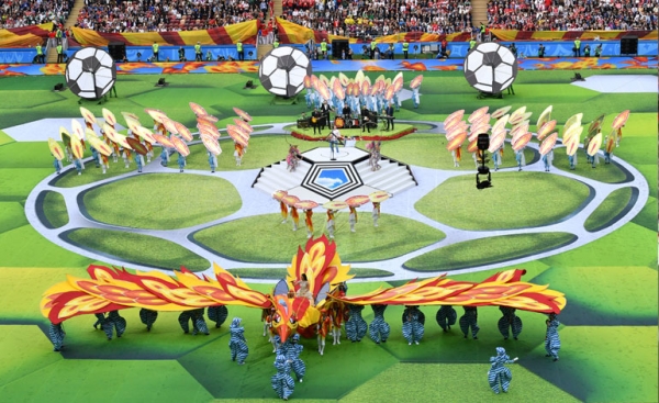 Con una breve ceremonia y Robbie Williams, comenzó Rusia 2018