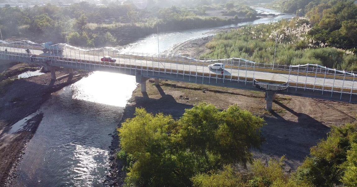 Reclaman por obras inconclusas y calles intransitables en barrio Costanera