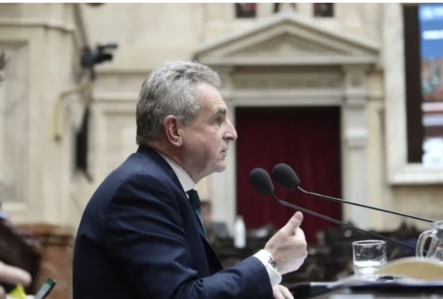 Zapata le pidió a Rossi que intervenga en el conflicto docente de Salta
