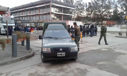 Metán: Tensión en un procedimiento de Gendarmería