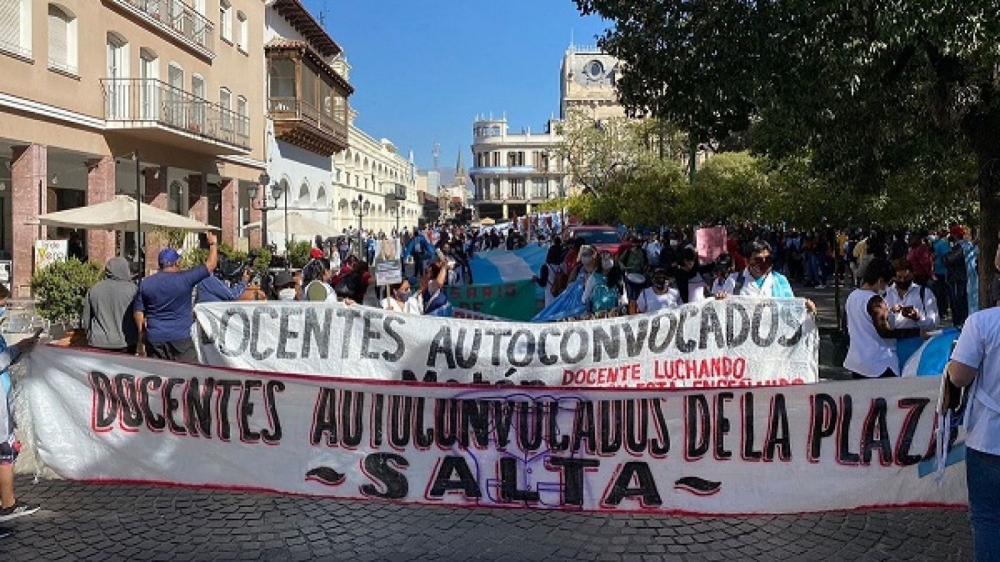 Reclamo docente: sigue el paro y convocan a una marcha nacional
