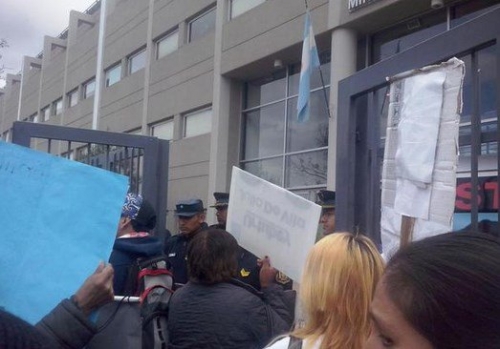 Cerraron el ingreso a Ciudad Judicial por la marcha de la Comisión de Familiares
