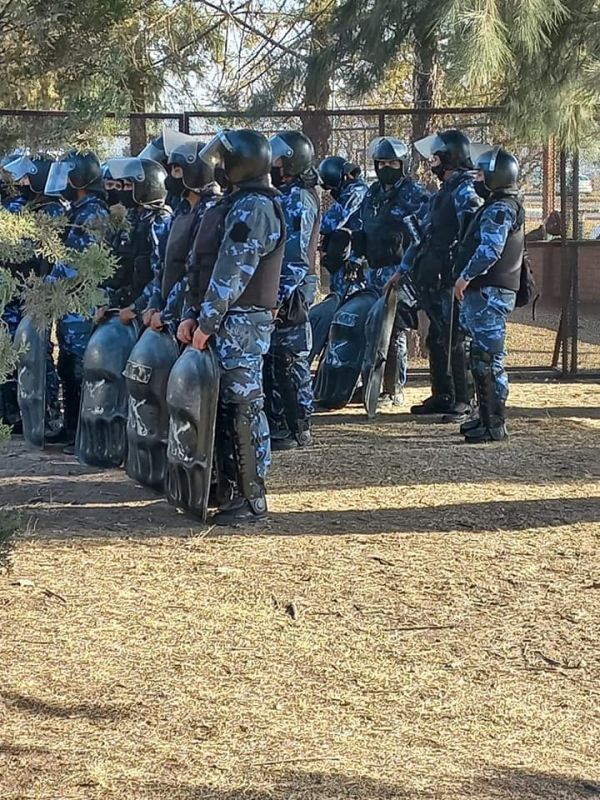La policía aseguró que fueron los docentes quienes agredieron a los miembros de la fuerza de seguridad