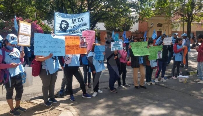 Denuncian estafas del IPV