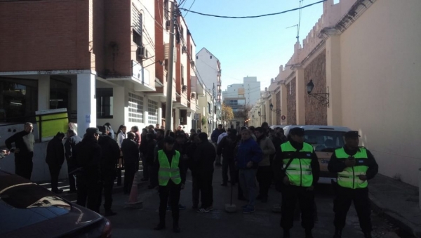 Noveno día de asamblea permanente en Control Comercial