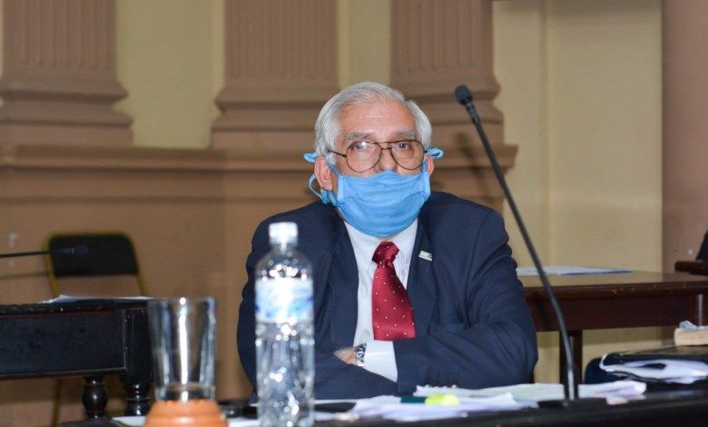 Entre el racismo y la homofobia, Zapata repudió la vacunación VIP