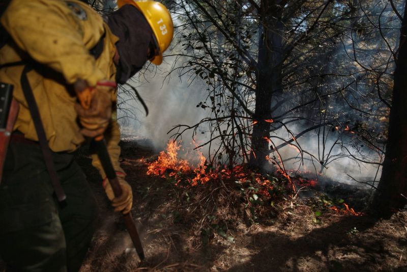 Continúa el incendio forestal en Cuesta del Ternero y hay dos focos en Neuquén