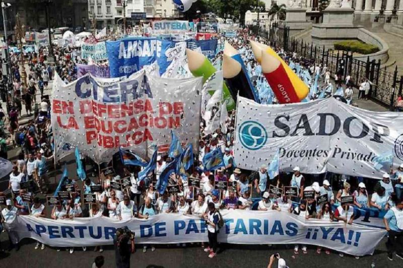 Tras dos años, vuelve la paritaria nacional docente