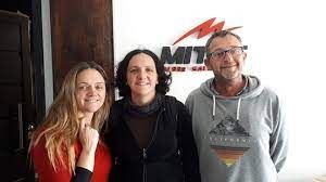 Periodista denuncia constantes ataques a su vehículo