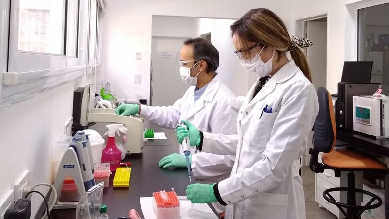 “La verdad que tenemos científicos de primera línea en la Argentina y muchos de nosotros estudiamos en universidades públicas”