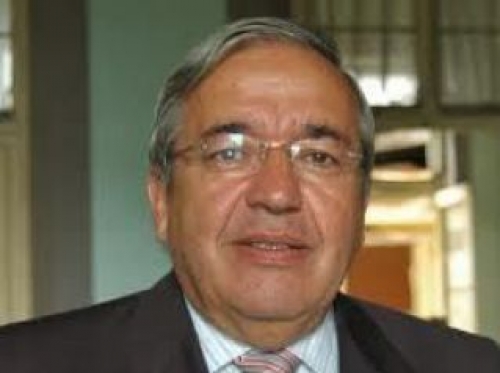 Godoy y Lapad quieren vender los dos edificios céntricos para construir una nueva legislatura
