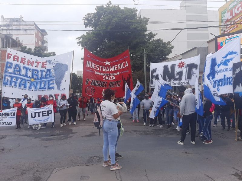 Organizaciones marchan por el trabajo y contra el hambre